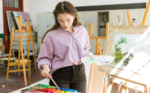 艺考和普通高考的差异（高考和艺考哪个比较有出路）